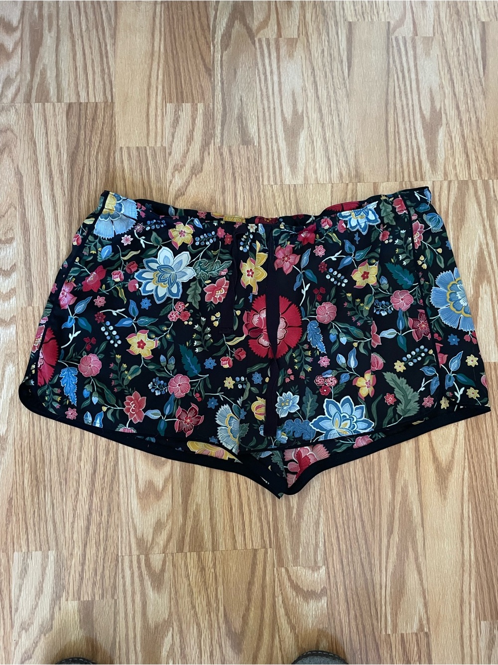 LOFT Black Floral Athletic Lounge Shorts